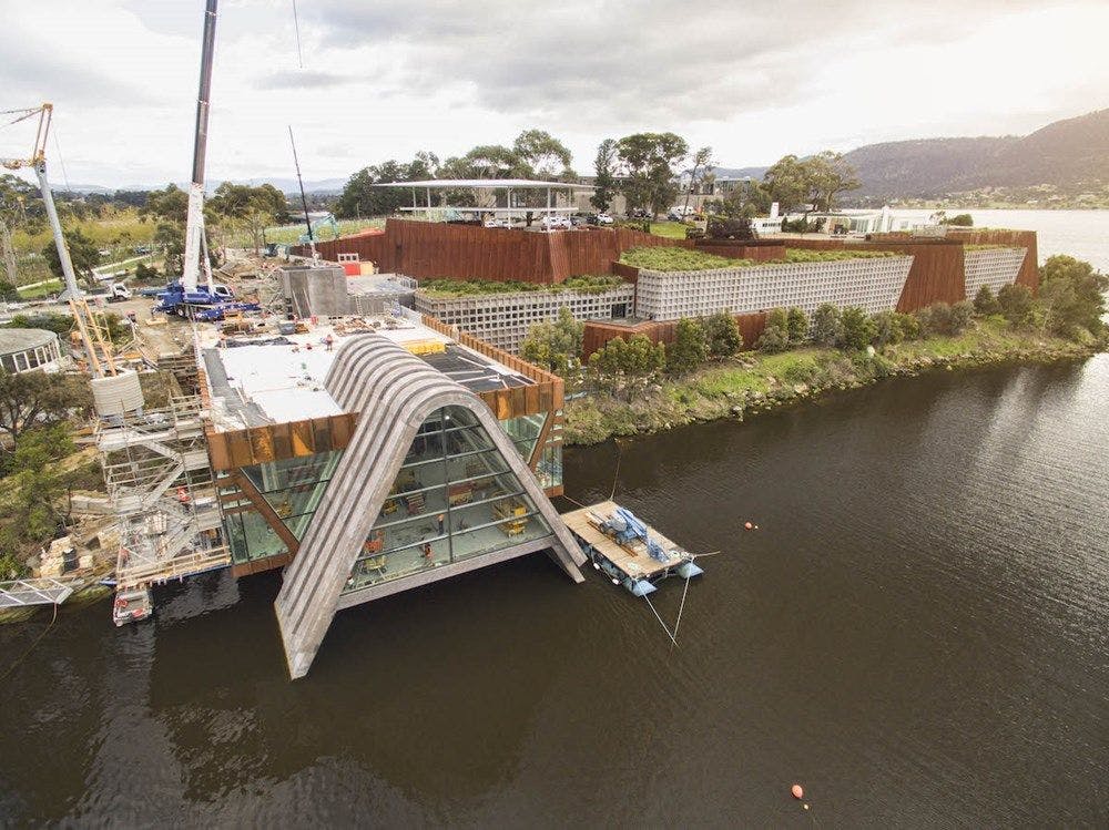 Photo of a construction site at Mona building Pharos.